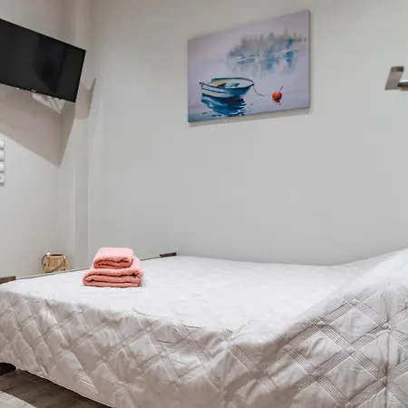 Niotis House - Elegance & Comfort In The شقة *