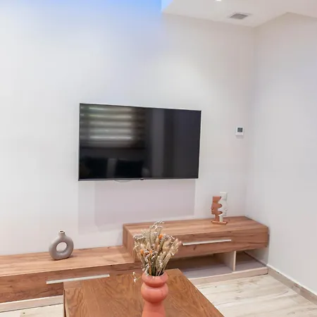 Niotis House - Elegance & Comfort In The Apartment *